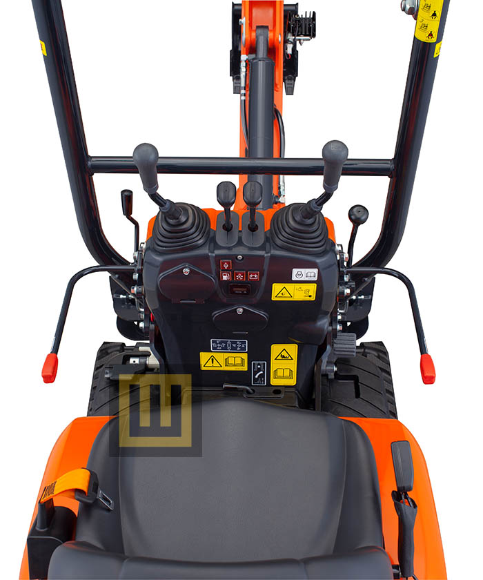 Ukryte przewody hydrauliczne w wysięgniku minikoparki KUBOTA K008-5