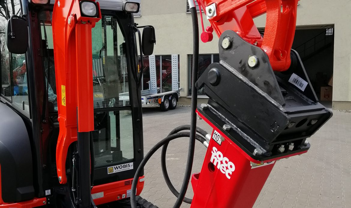 Minikoparka KUBOTA KX019-4 z młotem hydraulicznym SOCOMEC