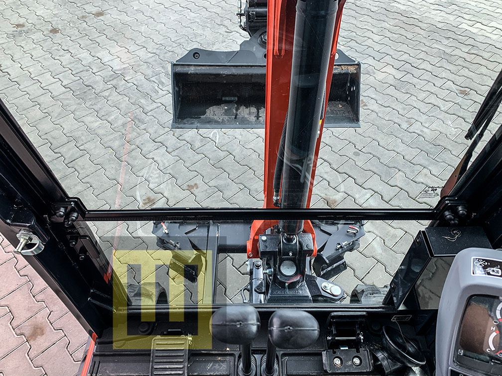 Minikoparka KUBOTA KX019-4 WOBIS kabina środek