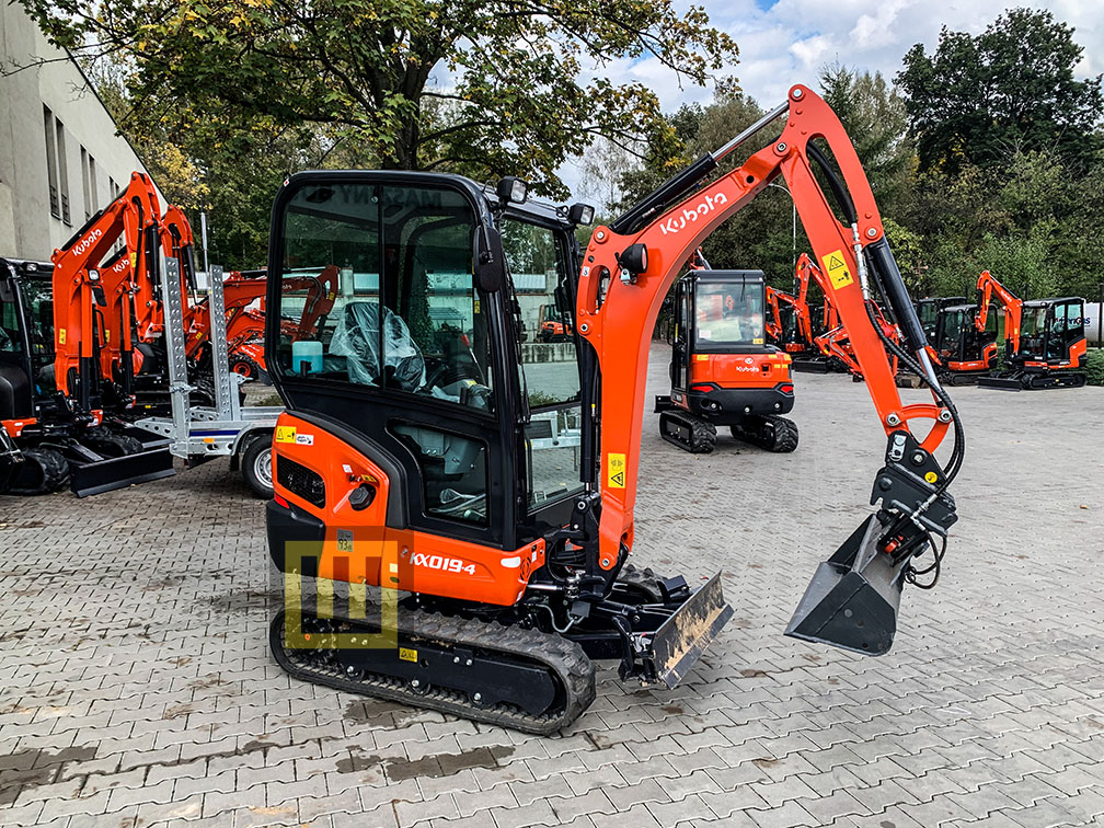 Minikoparka KUBOTA KX019-4 WOBIS prawy bok