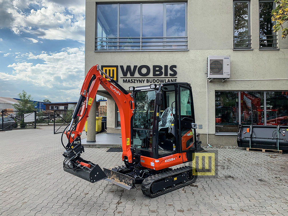 Minikoparka KUBOTA KX019-4 widok z przodu