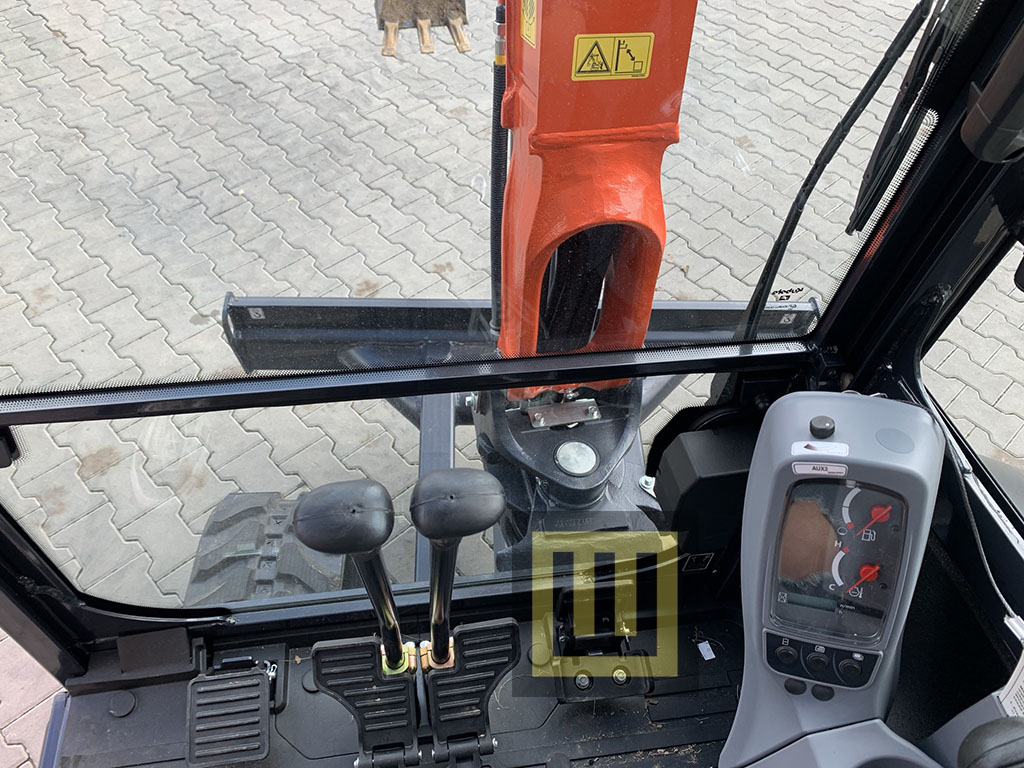 Minikoparka KUBOTA KX027-4 kabina środek