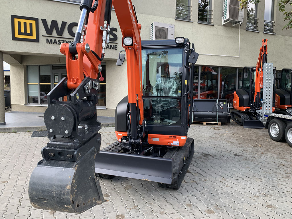 Minikoparka KUBOTA KX027-4 przód WOBIS