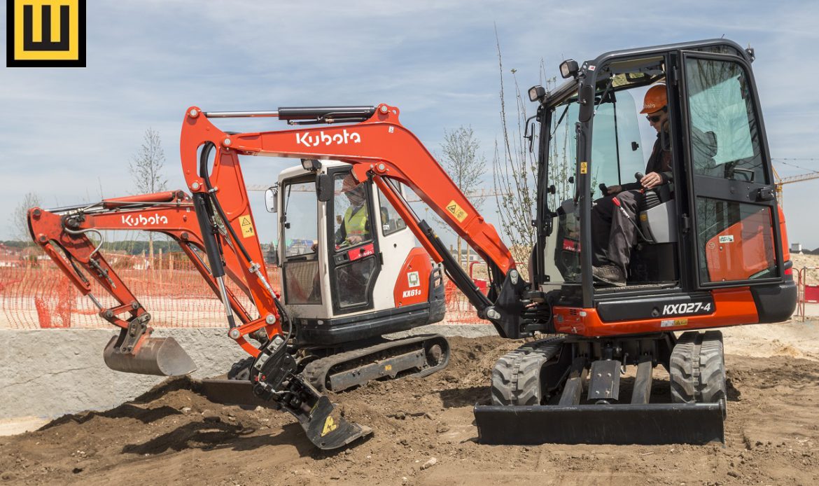 Minikoparka KUBOTA KX027-4 na budowie