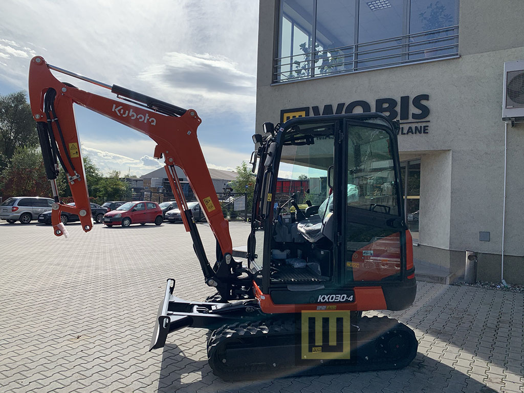 Minikoparka KUBOTA KX030-4 lewy bok WOBIS