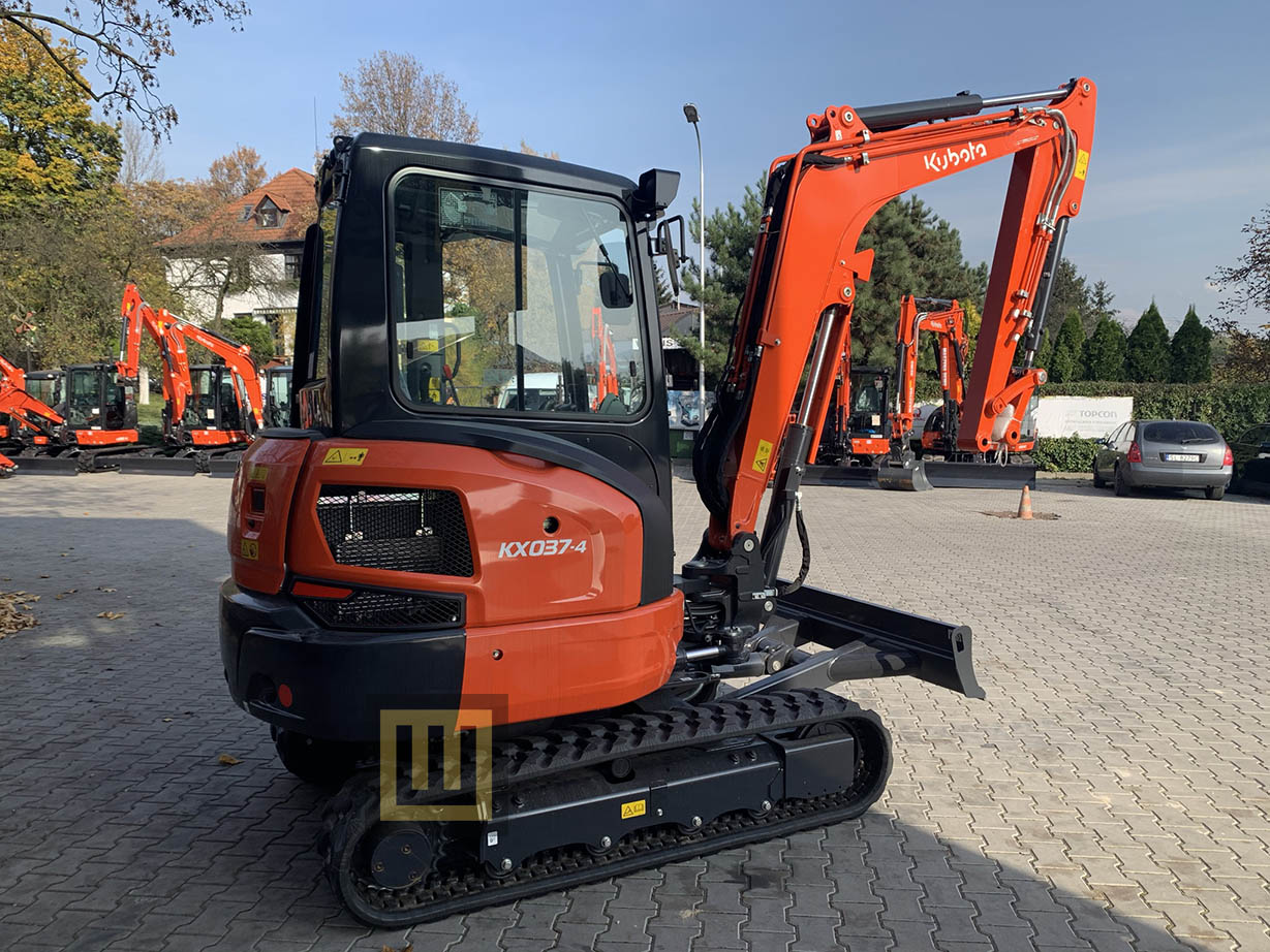 Minikoparka KUBOTA KX037-4 bok prawy WOBIS