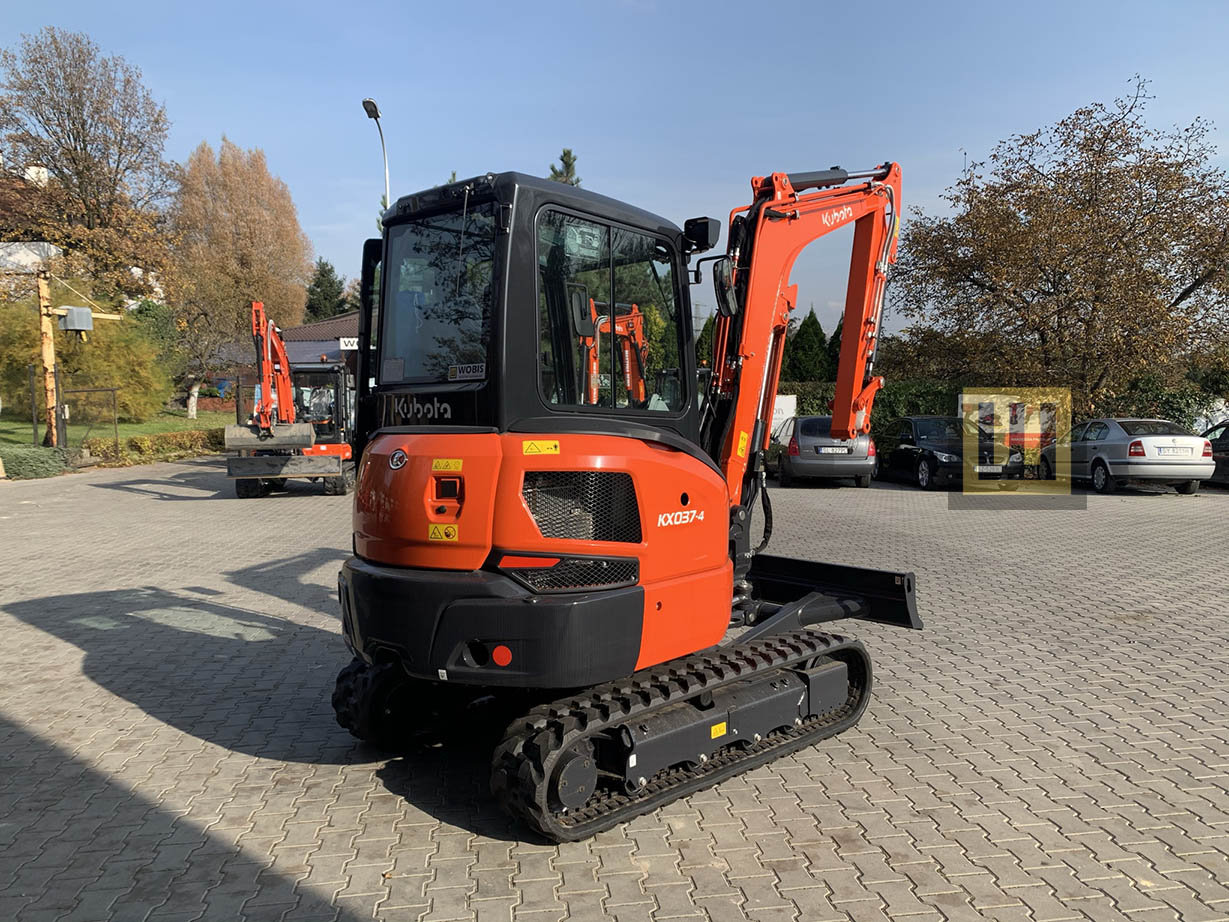 Minikoparka KUBOTA KX037-4 WOBIS budynek