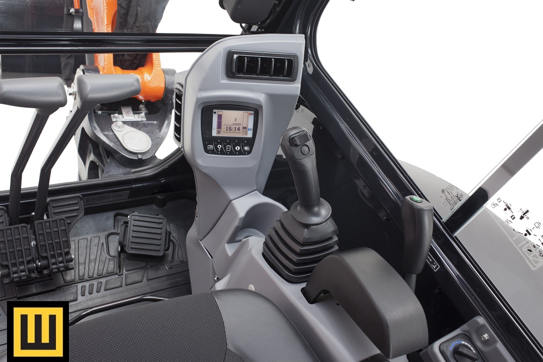 Minikoparka KUBOTA KX037-4 pulpit kokpit