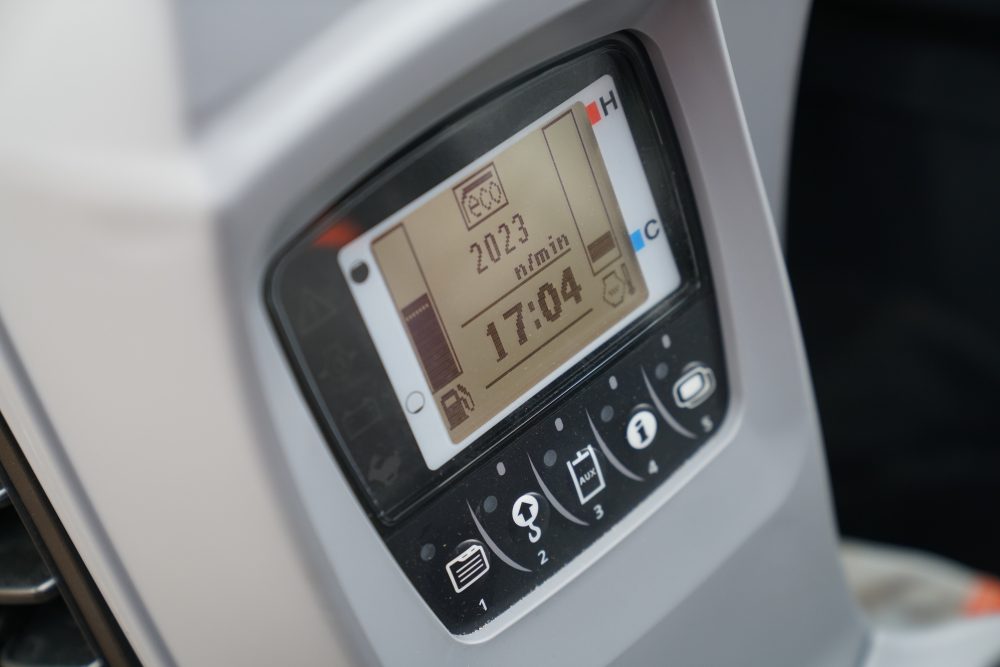 Minikoparka KUBOTA KX057-4 — panel sterowania