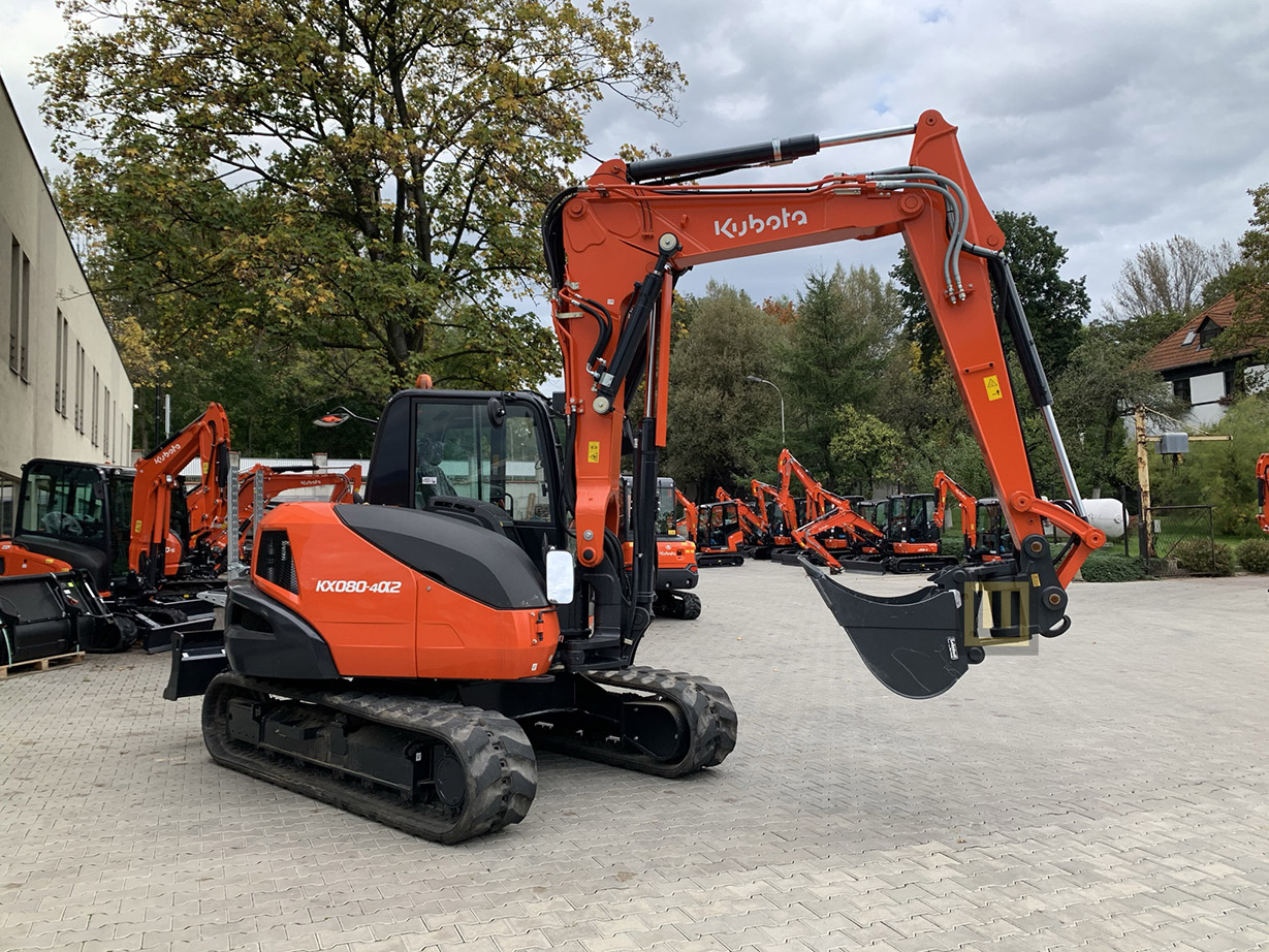 Minikoparka KUBOTA KX080-4 MGL WOBIS bok