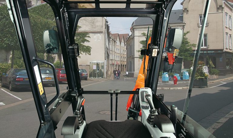 Minikoparka KUBOTA U27-4 kabina