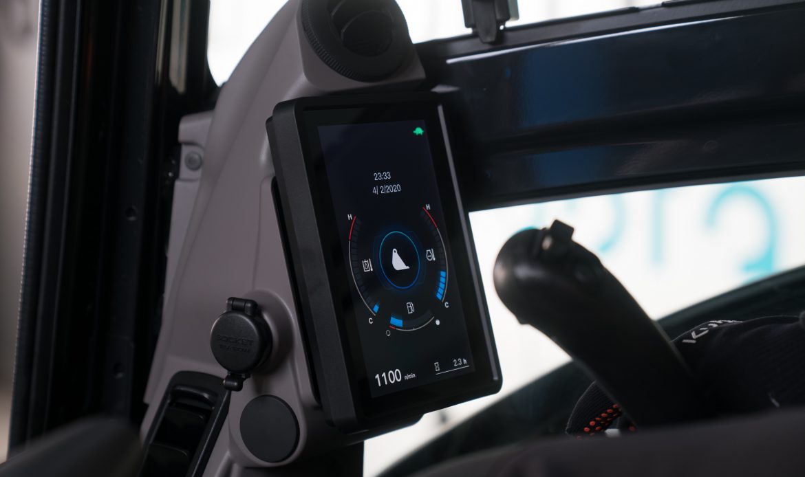 Kolorowy 7-calowy wyświetlacz LCD w minikoparce KUBOTA U56-5